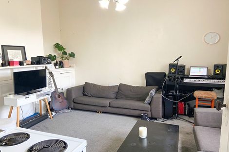 Photo of property in 1/98 Birkenhead Avenue, Birkenhead, Auckland, 0626