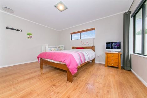 Photo of property in 4 Amery Place, West Harbour, Auckland, 0618