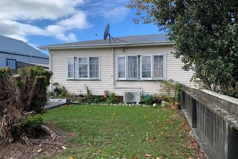 Photo of property in 29-31a Peel Street, Westport, 7825