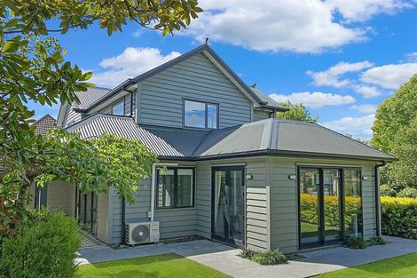 Photo of property in 82 Springfield Road, St Albans, Christchurch, 8014