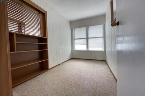 Photo of property in 6 Raines Avenue, Forrest Hill, Auckland, 0620