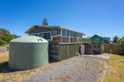 Photo of property in 19 Dixie Street, Te Horo Beach, Otaki, 5581