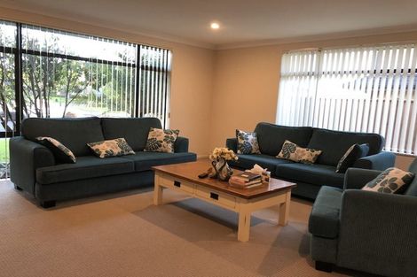 Photo of property in 41 Laurel Oak Drive, Schnapper Rock, Auckland, 0632
