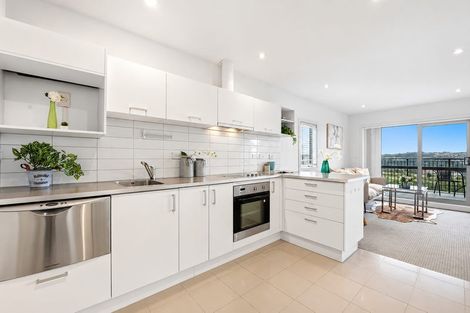 Photo of property in 10e/60 Masons Road, Oteha, Auckland, 0632