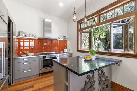 Photo of property in 18 Mitchell Street, Brooklyn, Wellington, 6021