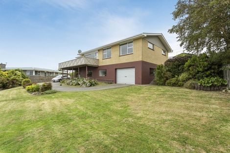 Photo of property in 27 Bayne Terrace, Macandrew Bay, Dunedin, 9014