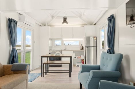 Photo of property in 60 Neva Street, Fortrose, Tokanui, 9875