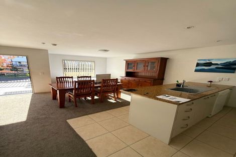 Photo of property in 3/124 Stancombe Road, Flat Bush, Auckland, 2016