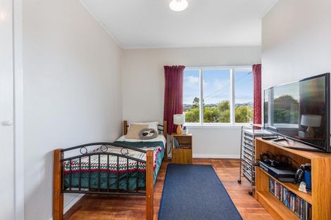 Photo of property in 1 Derby Place, Cannons Creek, Porirua, 5024