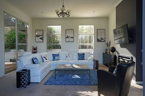 Photo of property in 12 Rangi Avenue, Schnapper Rock, Auckland, 0632