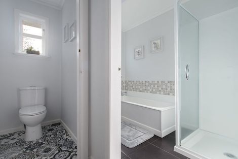 Photo of property in 21a Crescent Road, Otumoetai, Tauranga, 3110