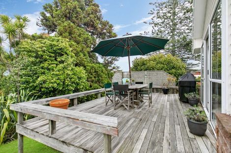 Photo of property in 22 Pine Terrace, Howick, Auckland, 2014
