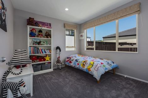 Photo of property in 74 Navigation Drive, Whitby, Porirua, 5024