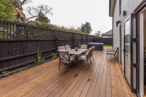 Photo of property in 28 Hawthorne Street, Strowan, Christchurch, 8052