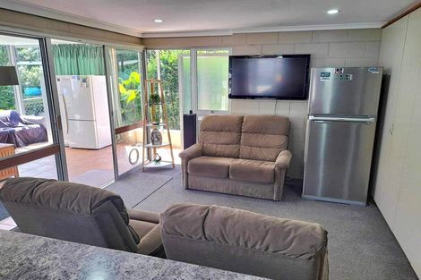 Photo of property in 513 Abel Tasman Drive, Clifton, Takaka, 7183