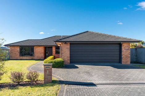 Photo of property in 8 Brompton Close, Richmond Heights, Taupo, 3330