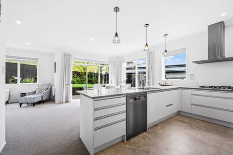 Photo of property in 92 Arran Point Parade, Orewa, 0931