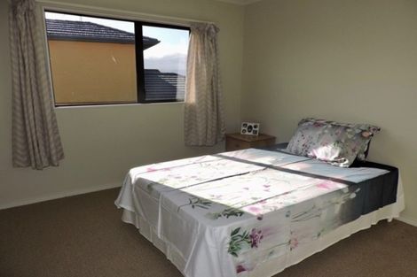 Photo of property in 18 Pendennis Point, Camborne, Porirua, 5026