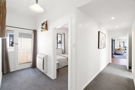 Photo of property in 380 Bay View Road, Saint Clair, Dunedin, 9012