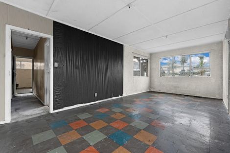 Photo of property in 12 Ozich Avenue, Te Atatu South, Auckland, 0610