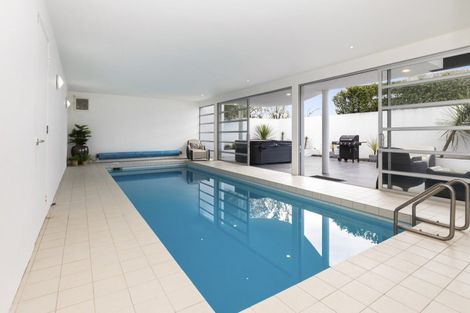 Photo of property in 12 Harry Ell Drive, Cashmere, Christchurch, 8022