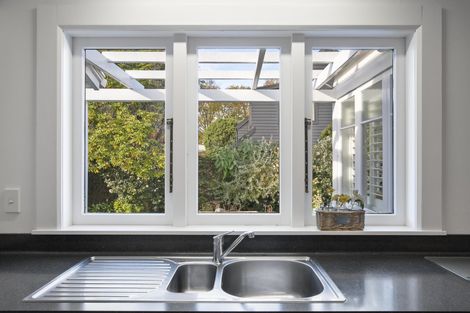 Photo of property in 44 Manapouri Crescent, Hokowhitu, Palmerston North, 4410