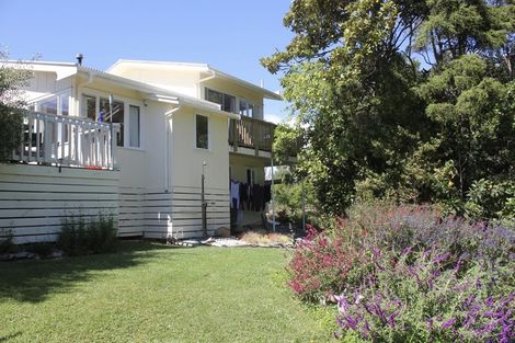 Photo of property in 152 Howard Road, Orere Point, Papakura, 2585