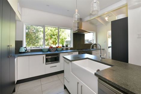 Photo of property in 1238 Peak Road, Helensville, 0875