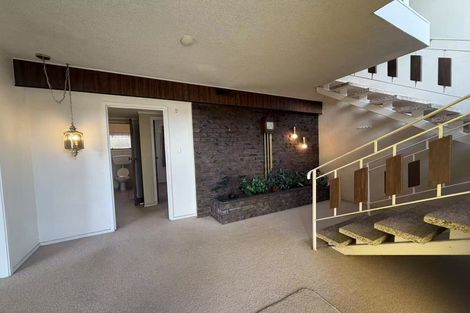 Photo of property in 73 Redoubt Road, Goodwood Heights, Auckland, 2105