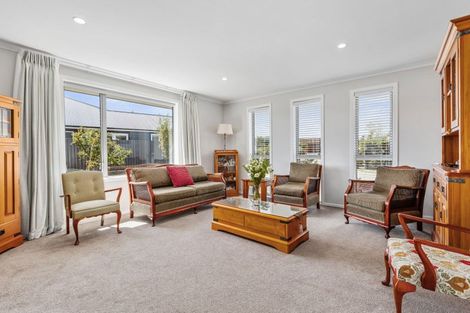 Photo of property in 8 Coralie Place, Lansdowne, Masterton, 5810