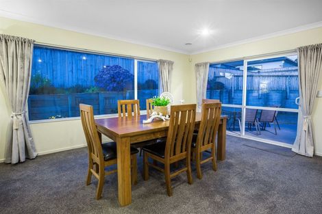 Photo of property in 3 Routeburn Avenue, Aotea, Porirua, 5024