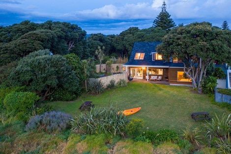 Photo of property in 23 Manly Street, Paraparaumu Beach, Paraparaumu, 5032