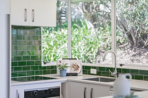 Photo of property in 33 Rimu Road, Raumati Beach, Paraparaumu, 5032
