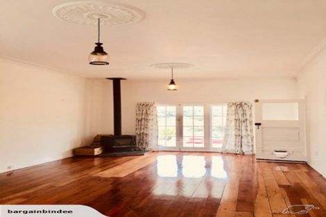 Photo of property in 15 Waitakere Road, Waitakere, Auckland, 0816