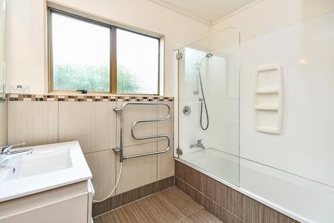 Photo of property in 49 Weymouth Road, Manurewa, Auckland, 2102