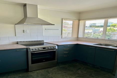 Photo of property in 5 The Boulevard, Red Beach, 0932