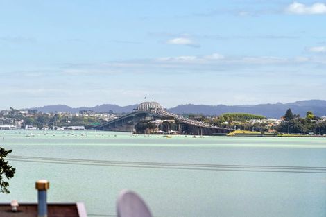 Photo of property in 2/19 Walter Street, Hauraki, Auckland, 0622