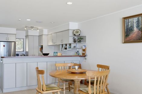 Photo of property in Beachpoint Apartments, 2/5 West End Road, Ohope, 3121