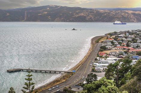 Photo of property in 32 Newport Terrace, Seatoun, Wellington, 6022