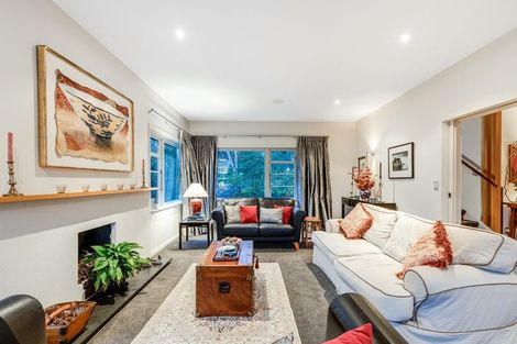 Photo of property in 33 Cheviot Road, Lowry Bay, Lower Hutt, 5013