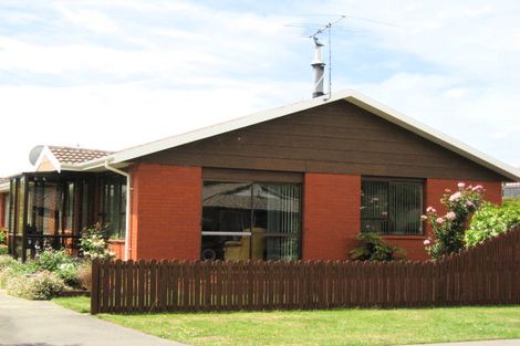 Photo of property in 32b Laing Crescent, Heathcote Valley, Christchurch, 8022