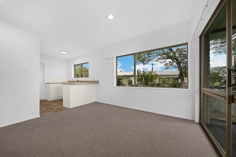 Photo of property in 1/132 Hutchinsons Road, Bucklands Beach, Auckland, 2014