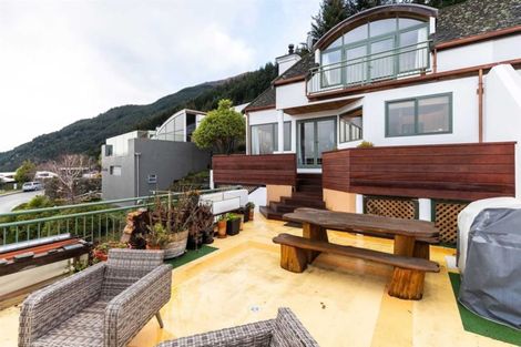 Photo of property in 1b Caples Place, Fernhill, Queenstown, 9300