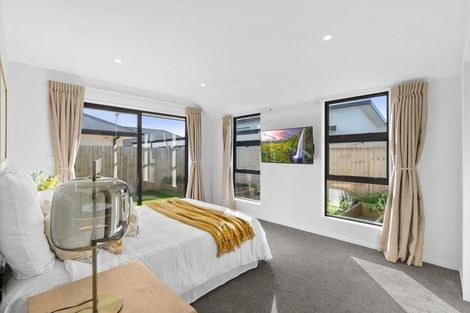 Photo of property in 5 Olearia Lane, Halswell, Christchurch, 8025