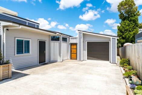 Photo of property in 129 Riverpark Crescent, Henderson, Auckland, 0610