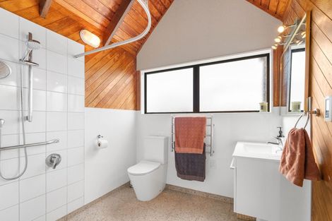 Photo of property in 27 Kawiu Road, Levin, 5510