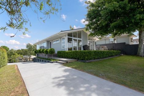 Photo of property in 19 Advene Road, Cockle Bay, Auckland, 2014