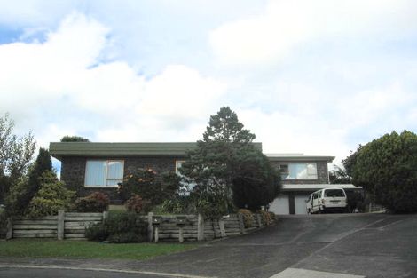 Photo of property in 9 Tromie Place, Highland Park, Auckland, 2010