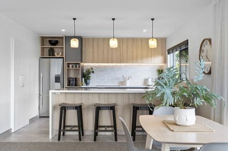 Photo of property in 32 Soleares Avenue, Mount Pleasant, Christchurch, 8081