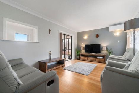 Photo of property in 18 Brandon Road, Glen Eden, Auckland, 0602